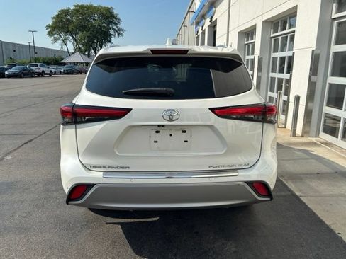 Used 2021 Toyota Highlander Platinum AWD/4WD image 4