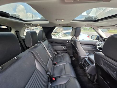 Used 2022 Land Rover Discovery S AWD/4WD image 13