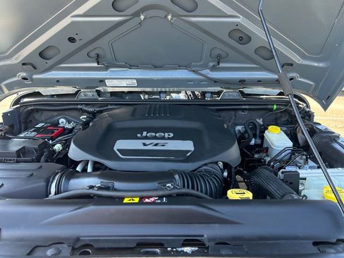 Used 2014 Jeep Wrangler Sport AWD/4WD image 30
