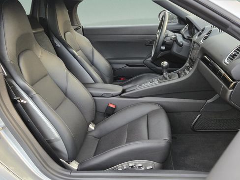 Used 2022 Porsche 718 Boxster image 13