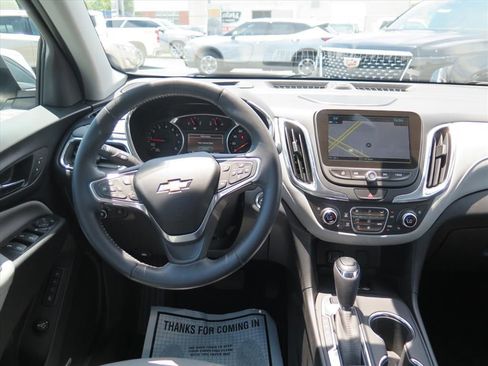 Used 2018 Chevrolet Equinox Premier FWD image 15