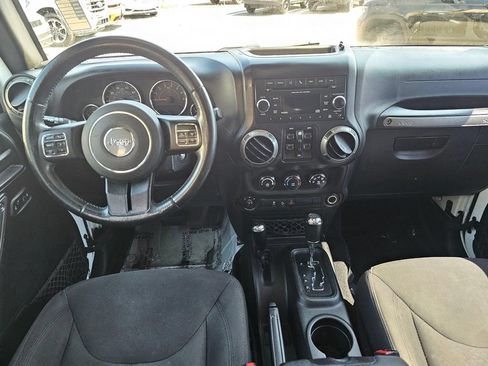 Used 2018 Jeep Wrangler Unlimited Sport S AWD/4WD image 17
