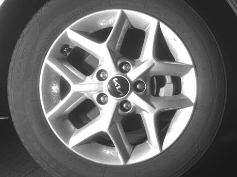 Used 2025 Kia Soul LX w/ LX Technology Package FWD image 13