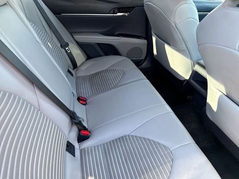 Used 2022 Toyota Camry SE image 13