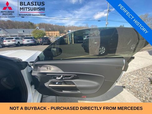Used 2022 Mercedes-Benz SL 55 AMG 4MATIC w/ Driver Assistance Package image 40