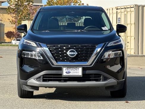 Used 2023 Nissan Rogue SV image 9