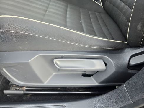 Used 2023 Volkswagen Jetta Sport image 16