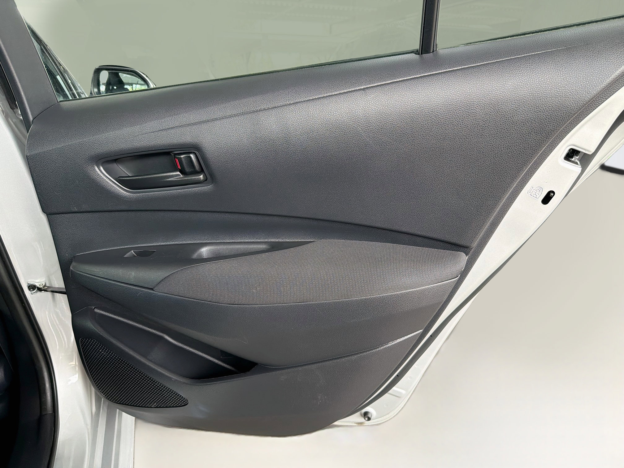Used 2025 Toyota Corolla LE FWD image 29