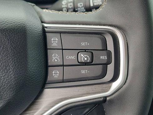 Used 2024 Jeep Wagoneer Series III AWD/4WD image 28