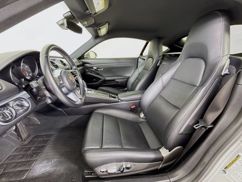 Certified 2018 Porsche 718 Cayman RWD image 5