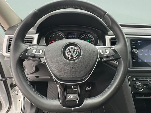 Used 2019 Volkswagen Atlas SE w/ Panoramic Sunroof Package AWD/4WD image 16