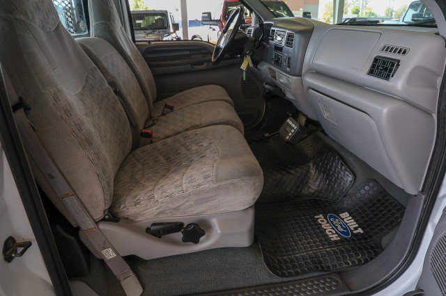 Used 1999 Ford F550 4x4 Regular Cab Super Duty image 28