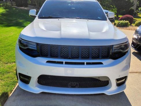 Used 2017 Jeep Grand Cherokee SRT w/ Trailer Tow Group IV AWD/4WD image 3