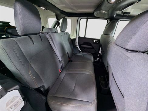 Used 2024 Jeep Wrangler Unlimited Sahara image 28