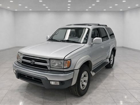 Used 2000 Toyota 4Runner SR5 image 1