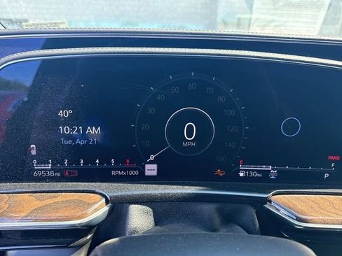 Used 2022 Cadillac Escalade Sport Platinum w/ LPO, ONYX Package image 9