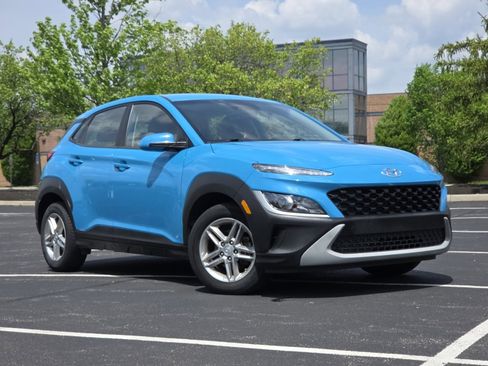 Used 2022 Hyundai Kona SE FWD image 2