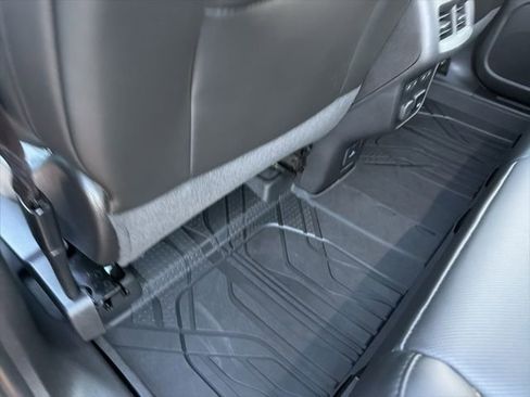 Used 2018 Chevrolet Equinox Premier image 14