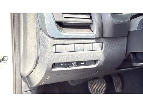 Used 2023 Nissan Rogue SV w/ SV Premium B Package AWD/4WD image 16