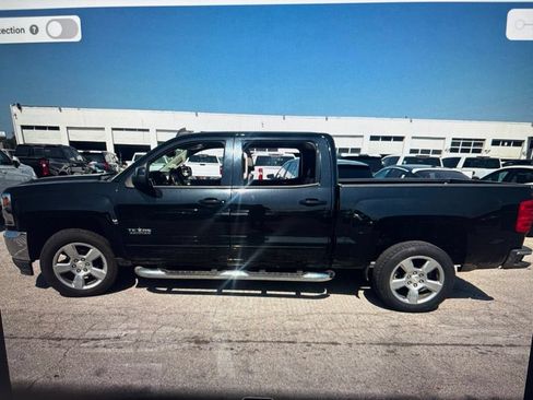 Used 2018 Chevrolet Silverado 1500 LT w/ Texas Edition RWD image 3