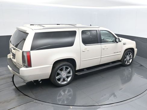 Used 2014 Cadillac Escalade ESV Premium image 21