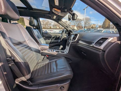 Used 2018 Jeep Grand Cherokee Limited image 26