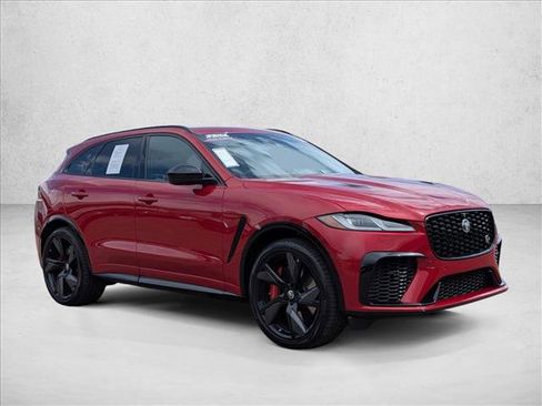 Used 2025 Jaguar F-PACE SVR 575 Edition image 3