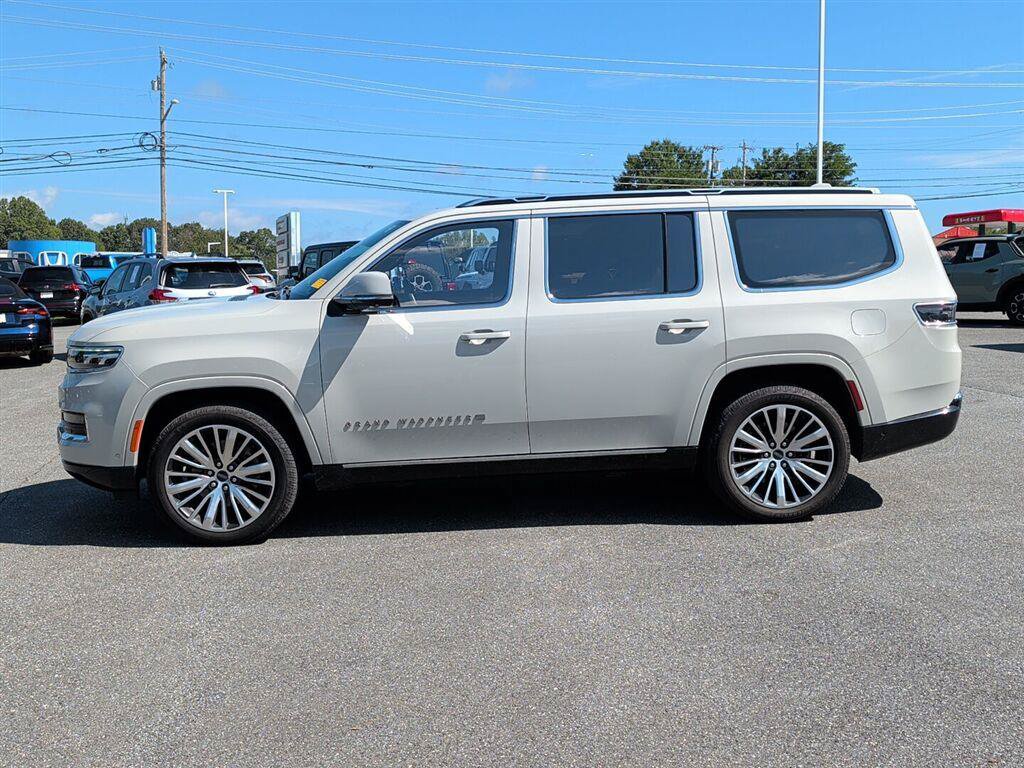 Used 2022 Jeep Grand Wagoneer Series III AWD/4WD image 4