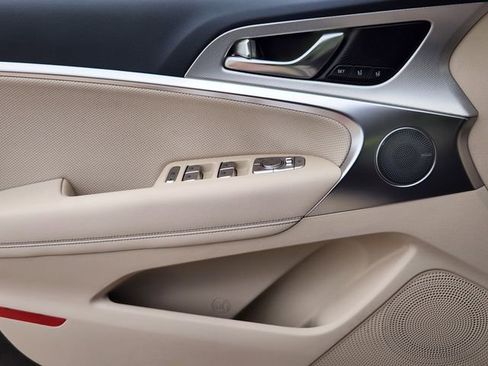 New 2026 Genesis G70 2.5T Prestige image 17