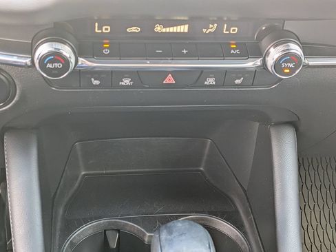 Used 2023 MAZDA MAZDA3 s FWD image 23