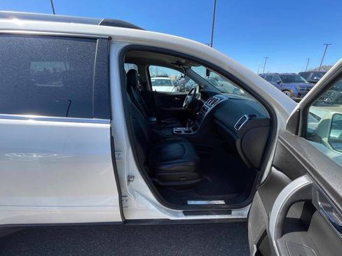 Used 2011 GMC Acadia SLT AWD/4WD image 30