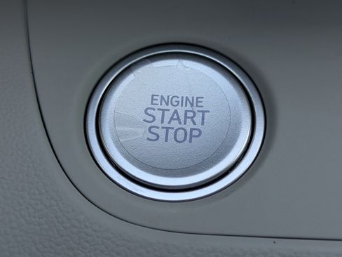 Certified 2025 Hyundai Elantra Limited image 27