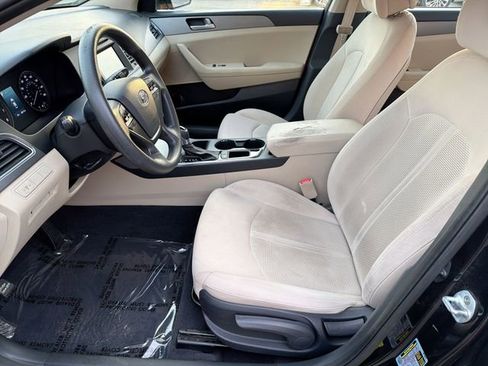 Used 2017 Hyundai Sonata SE w/ Cargo Package image 15