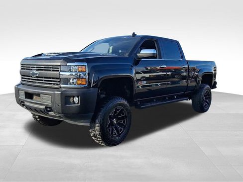 Used 2019 Chevrolet Silverado 2500 LTZ w/ Duramax Plus Package image 3