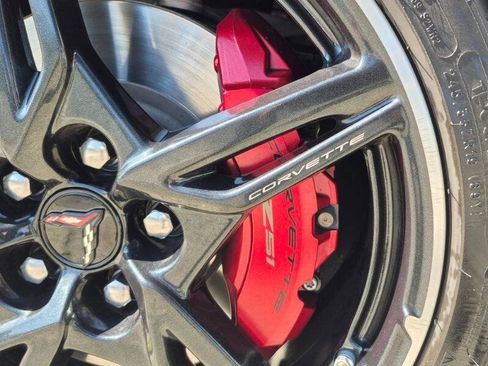 Used 2021 Chevrolet Corvette Stingray Preferred Cpe w/ Z51 Performance Package image 17