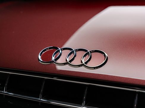 Used 2011 Audi R8 V10 AWD/4WD image 3