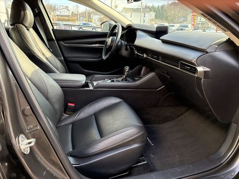 Used 2022 MAZDA MAZDA3 s image 25
