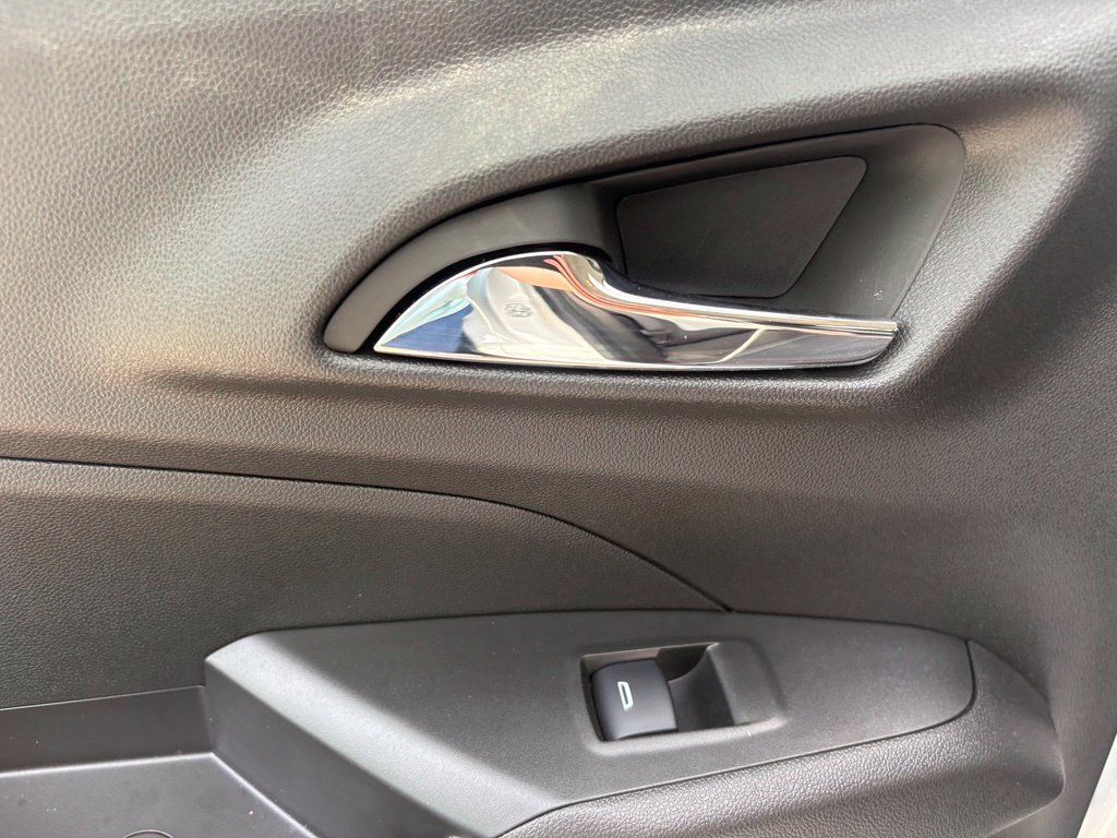 Used 2025 Chevrolet Trax LS FWD image 36