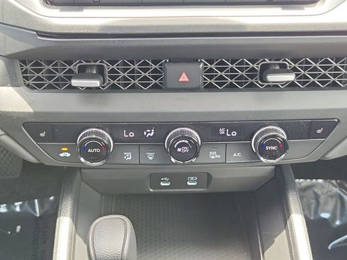Certified 2025 Honda Accord SE image 14