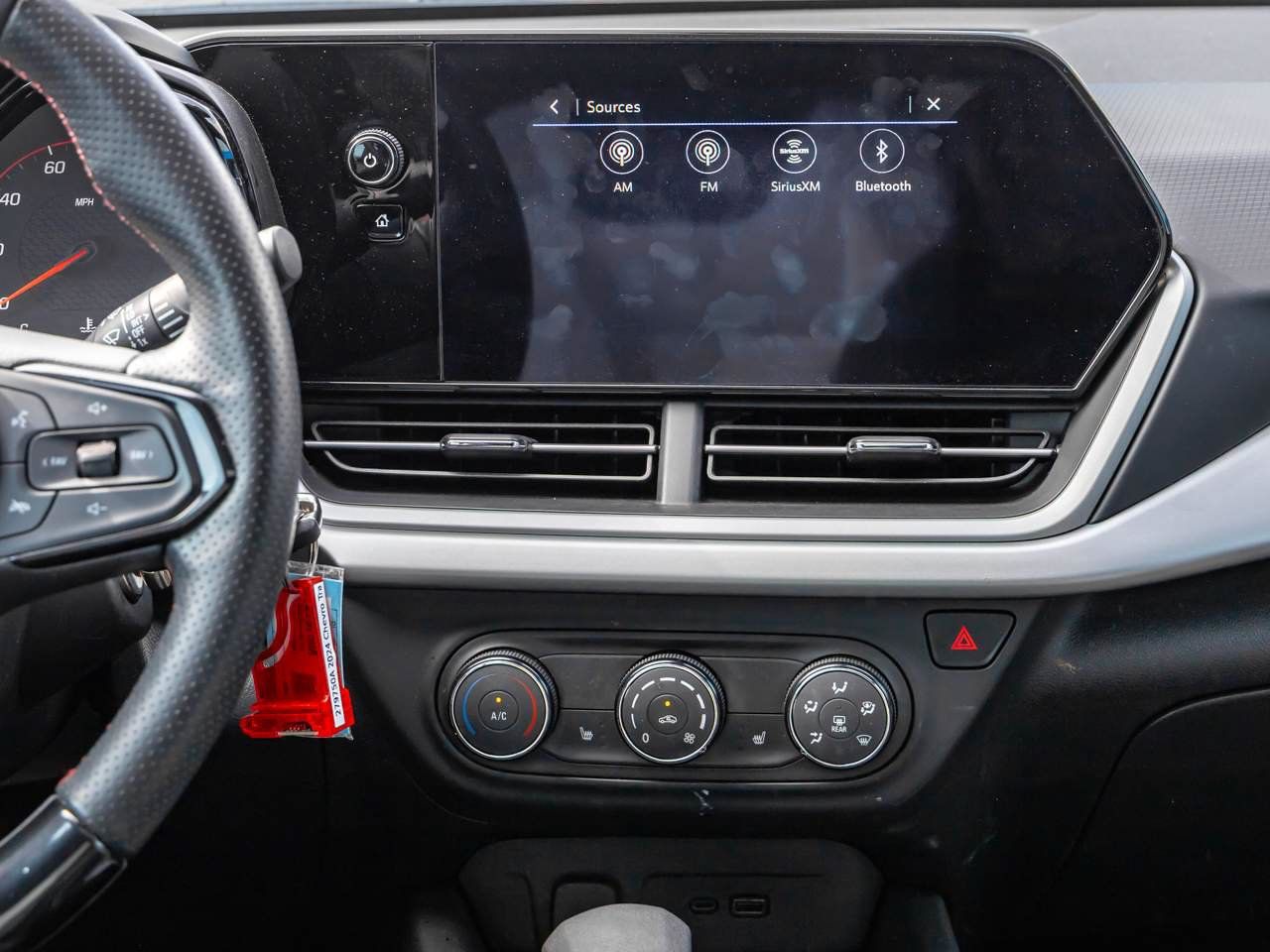 Used 2024 Chevrolet Trax RS w/ Sunroof Package FWD image 14