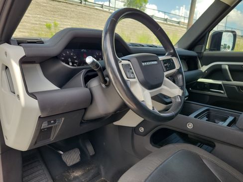 Used 2020 Land Rover Defender 110 SE AWD/4WD image 4