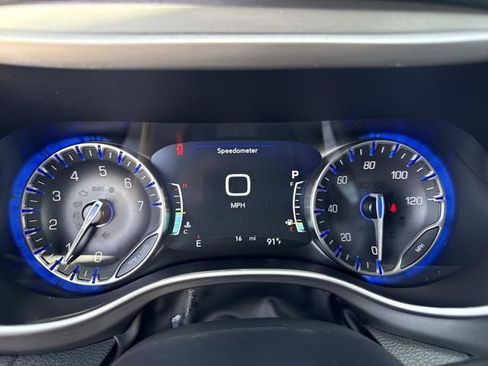 New 2027 Chrysler Pacifica Limited FWD image 33