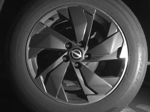 Used 2025 Nissan Rogue SV image 11