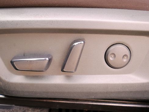 Used 2023 Nissan Rogue SV image 38