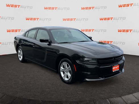 Used 2021 Dodge Charger SXT w/ Leather Interior Group image 7