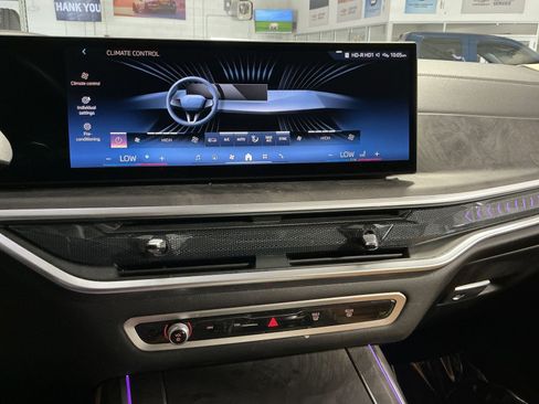 Used 2024 BMW X7 xDrive40i AWD/4WD image 22