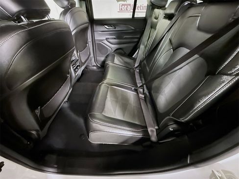 Used 2023 Jeep Grand Cherokee Altitude image 26