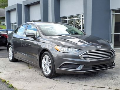 Used 2018 Ford Fusion SE w/ Fusion SE Technology Package