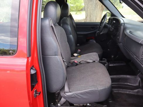 Used 2002 Chevrolet Silverado 1500 4x4 Extended Cab w/ Heavy Duty Suspension Pkg image 21