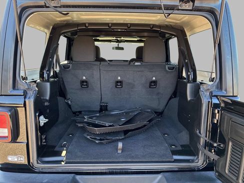 Used 2023 Jeep Wrangler Unlimited Sport AWD/4WD image 12